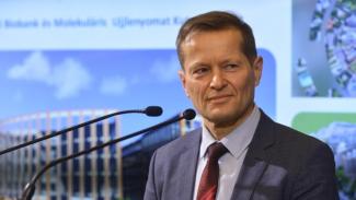 Magyar tudós kapta megosztva a fizikai Nobel-díjat