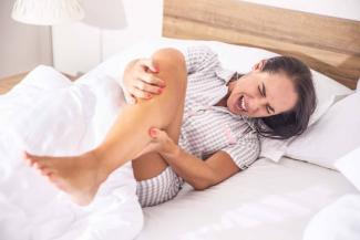 Amikor zsibbad a lábfej, bizsereg a láb hátulján: így ismerd fel a piriformis szindrómát