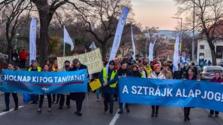 Mussolini és az összement tárgyalóasztal – heves vita a szakszervezetek körül