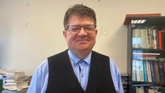 „Méltatlan, ami a tanárokkal történik” – Aáry-Tamás Lajos, az oktatási jogok biztosa