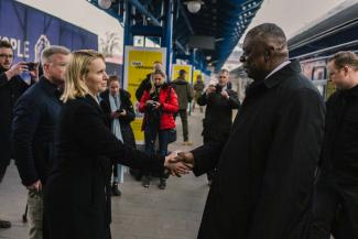 Váratlanul Kijevbe utazott az amerikai védelmi miniszter