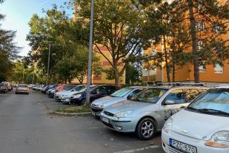 Ha az illetékes bizottság is elfogadja, akkor december 15-től korlátozzák a parkolást Szombathelyen a Derkovits-lakótelep egy részén