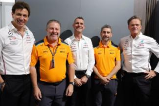 Nagyobb beleszólást kap a McLaren a Mercedes motorjaiba