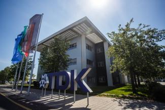 Új napelem és hőszivattyús rendszer a TDK-nál