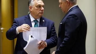 Veszélyeztetheti a bimbózó Fico-Orbán szövetséget a szlovákiai nyelvtörvény módosítása