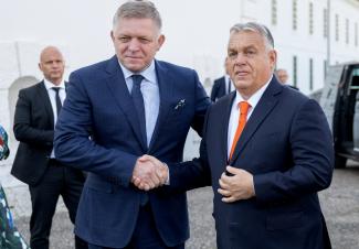 A Fico-kormány betiltaná a magyar nyelv használatát a szlovák postákon és a tömegközlekedésben