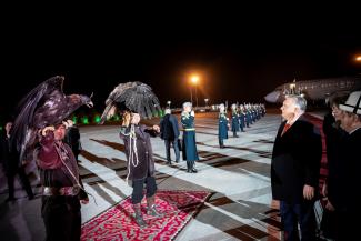 A nap képe: sasok sasolták Orbán Viktort Kirgizisztánban