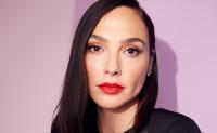 Senki sem viseli úgy a fekete garbót, mint Gal Gadot: a Wonder Woman sztárja felvette a tökéletes őszi szettet – Fotók